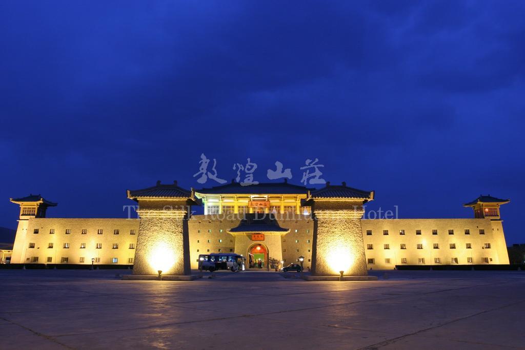 The Silk Road Dunhuang Hotel Exterior photo