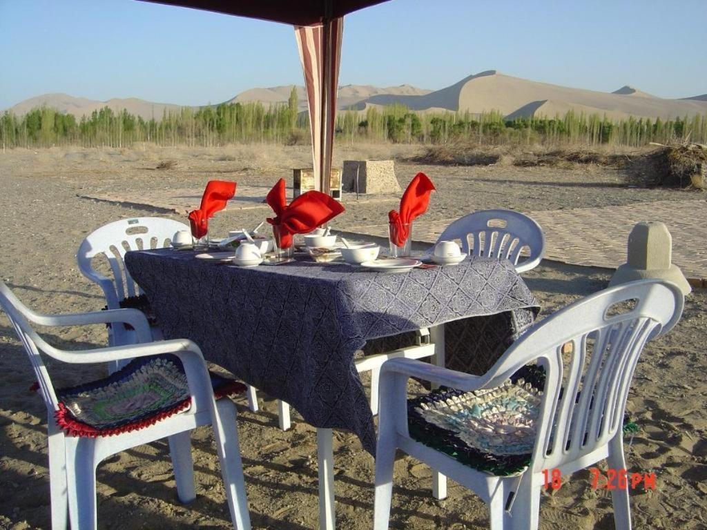 The Silk Road Dunhuang Hotel Exterior photo