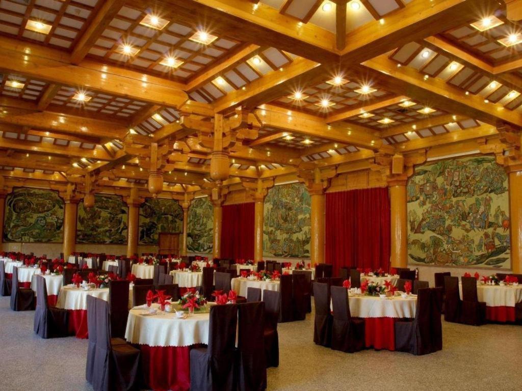 The Silk Road Dunhuang Hotel Exterior photo