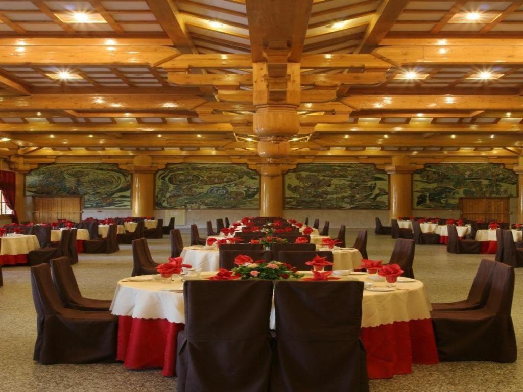 The Silk Road Dunhuang Hotel Exterior photo