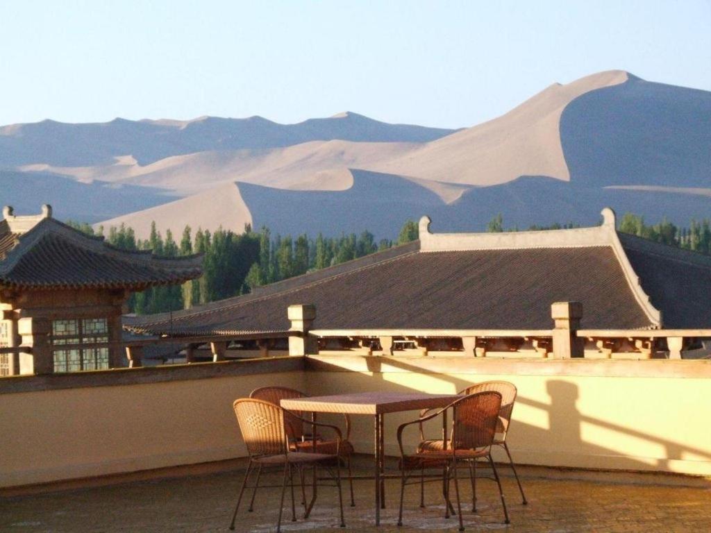 The Silk Road Dunhuang Hotel Exterior photo