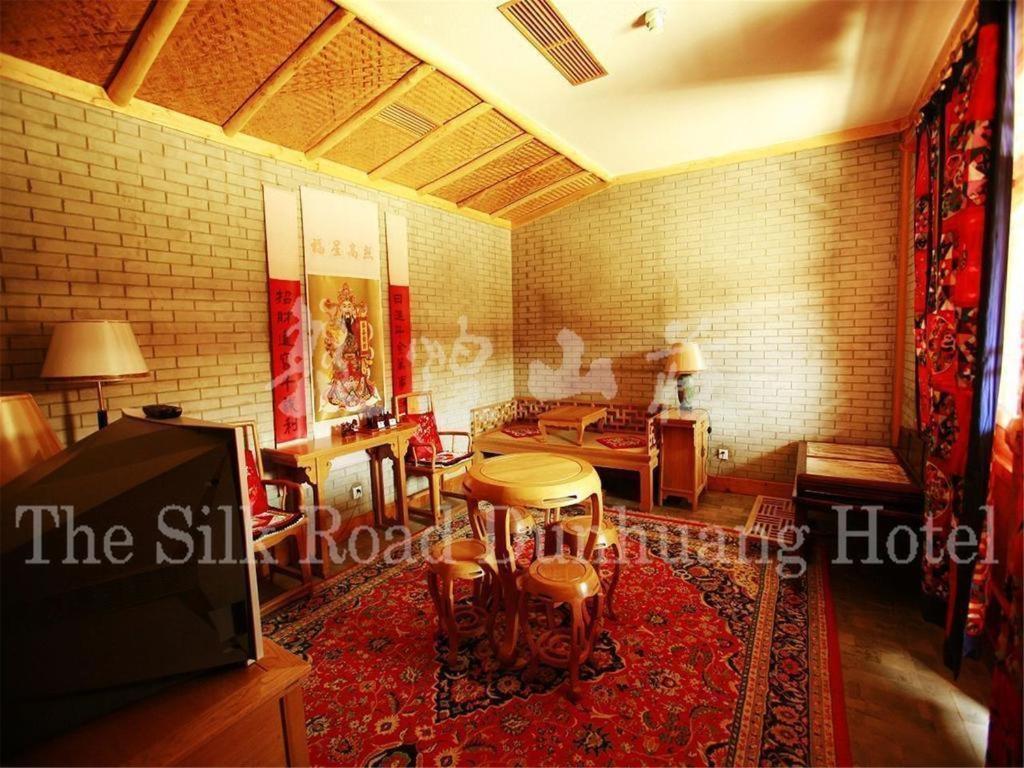 The Silk Road Dunhuang Hotel Exterior photo