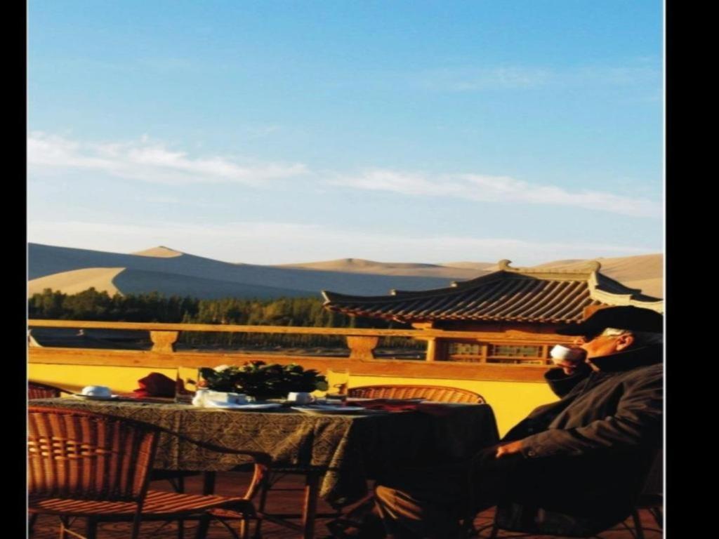 The Silk Road Dunhuang Hotel Exterior photo